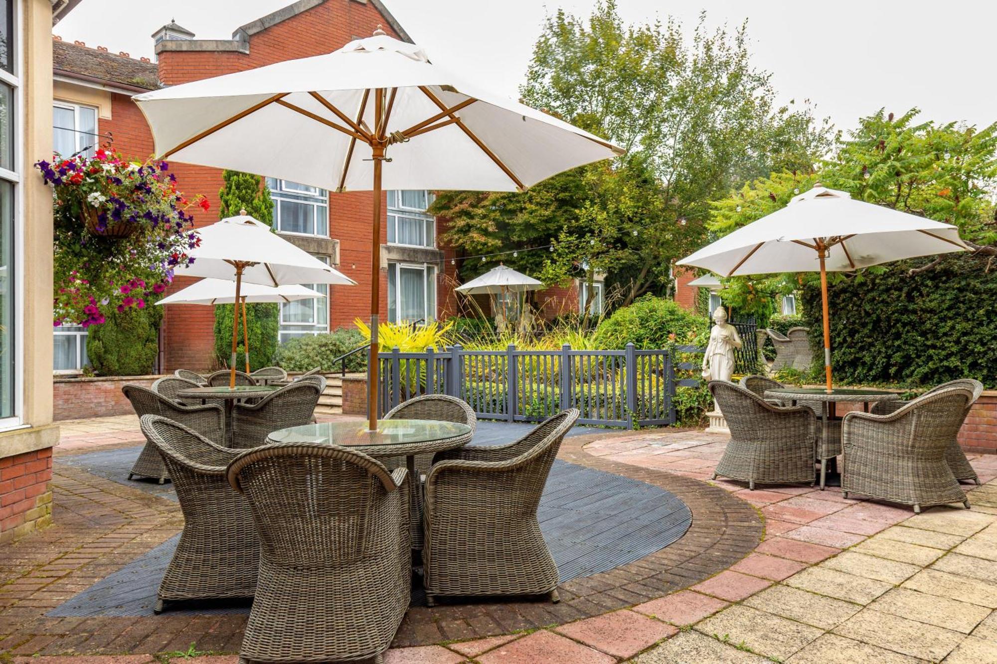 Bromsgrove Hotel And Spa Екстер'єр фото