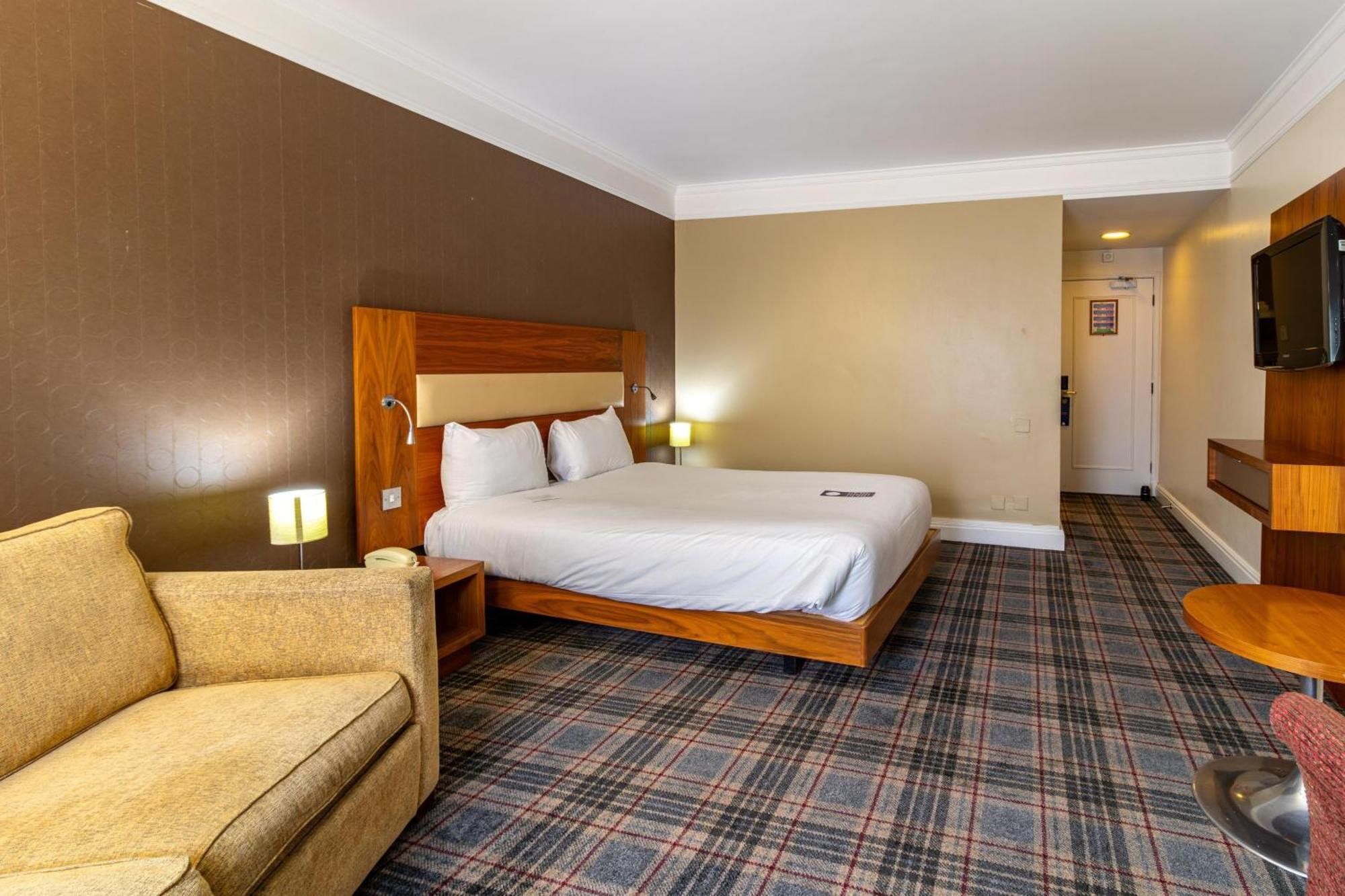 Bromsgrove Hotel And Spa Екстер'єр фото